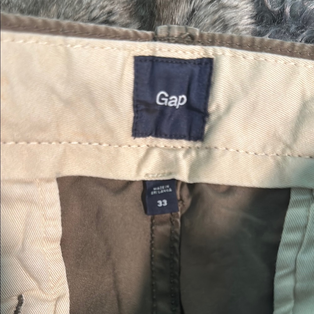 Gap Men's Tan Cargo Shorts - Picture 2 of 4